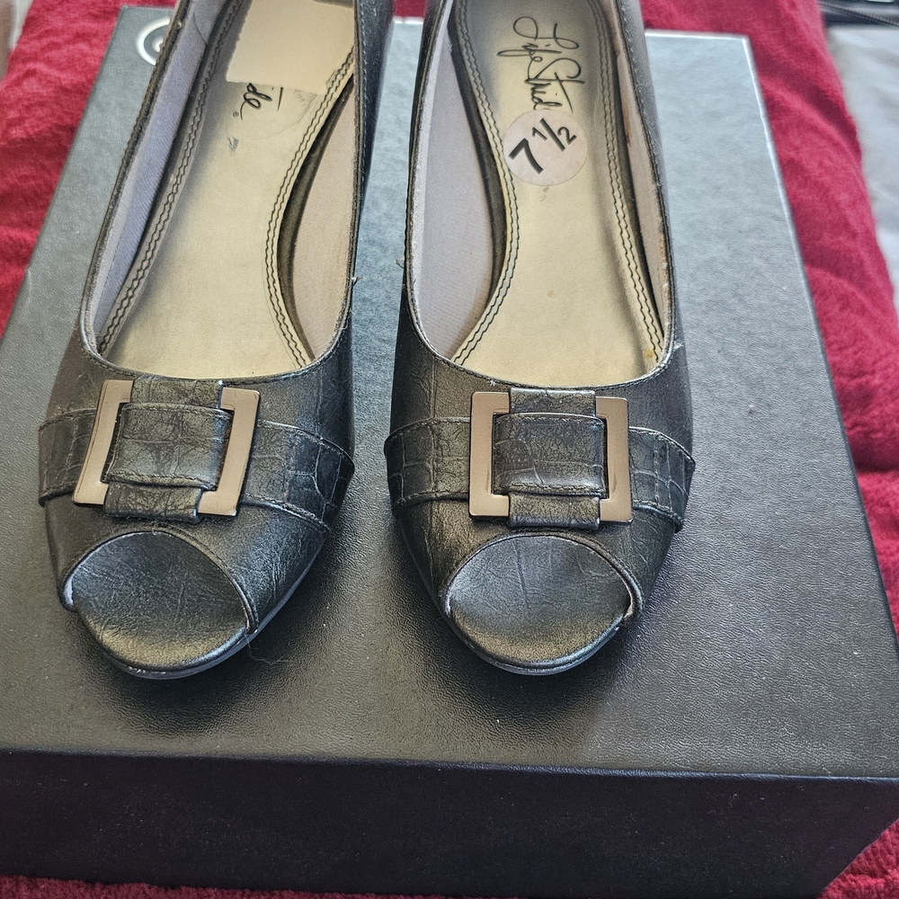 Elegant Black Peep-Toe Women's Shoes